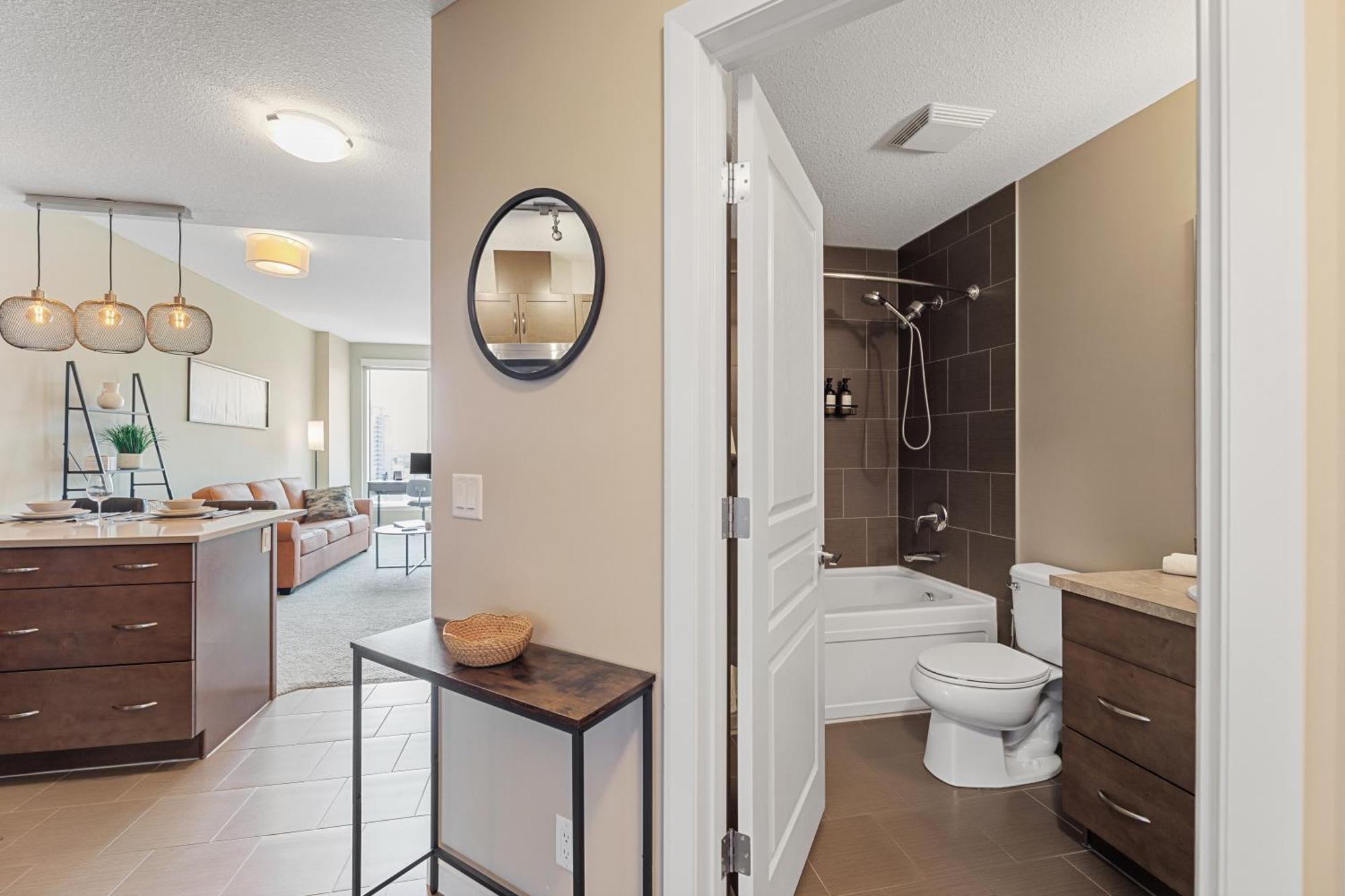 Heart Of Downtown Calgary Spacious Luxury Condo With Stunning Views And Premium Amenities YYC Exterior foto